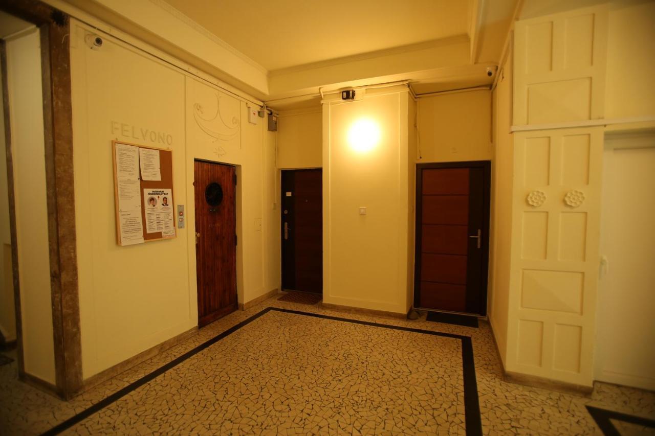 Apartamento Castle Courtyard Hideaway Budapest Exterior foto