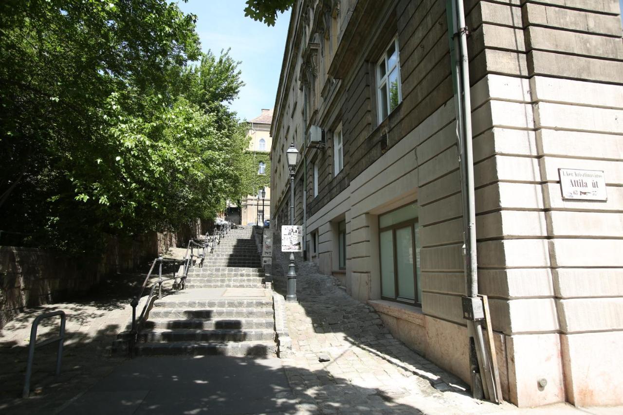 Apartamento Castle Courtyard Hideaway Budapest Exterior foto